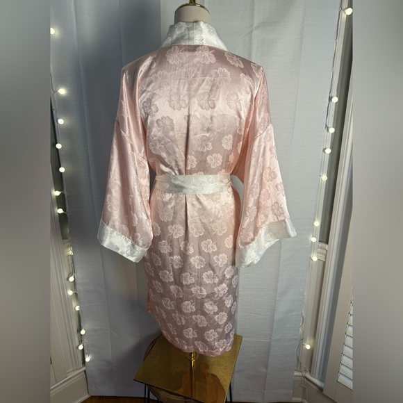 Vintage Victoria’s Secret Pink Floral Satin Jacquard Kimono Robe Lingerie - Picture 1 of 10